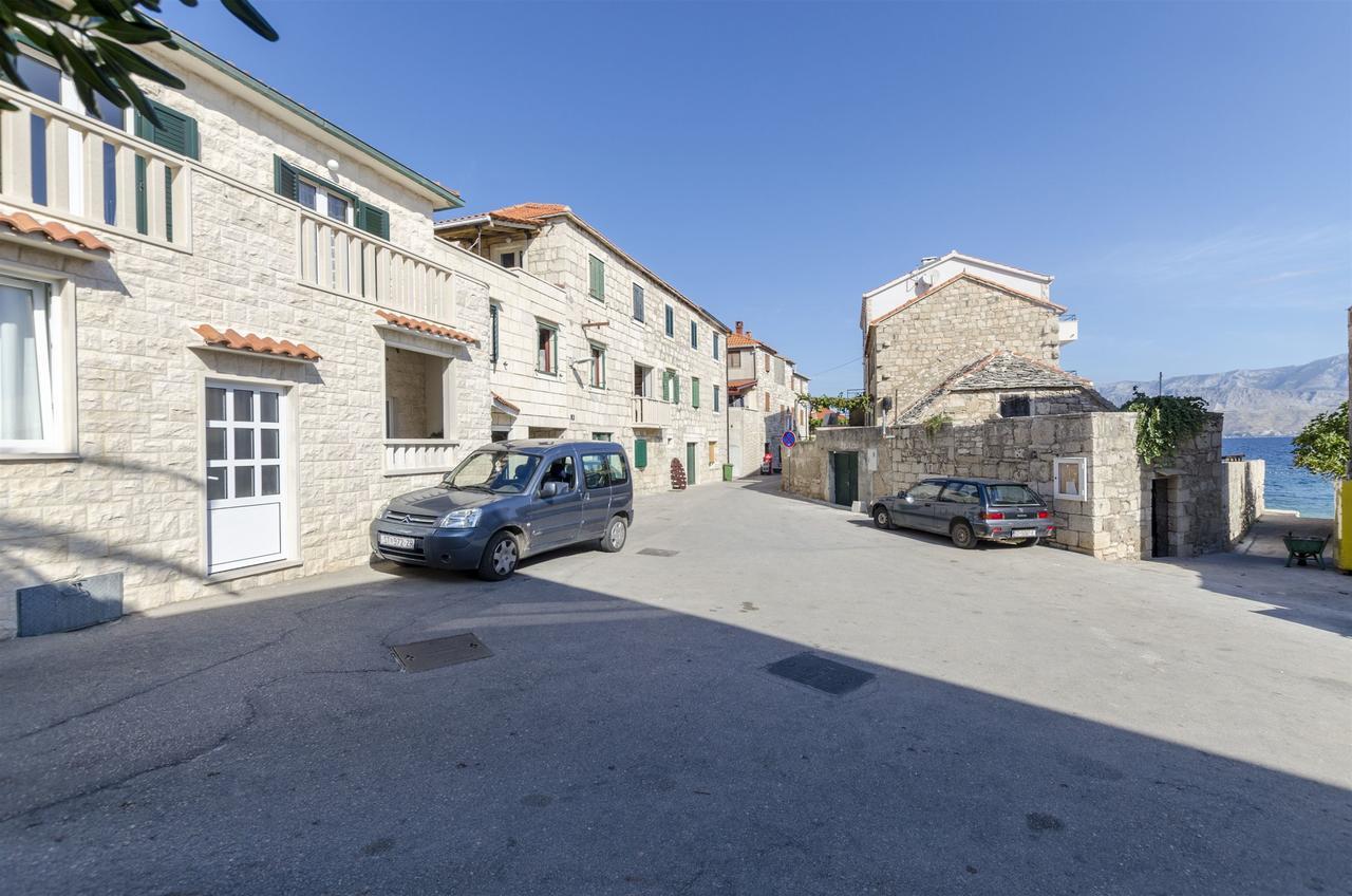 Apartments Mare Postira Luaran gambar